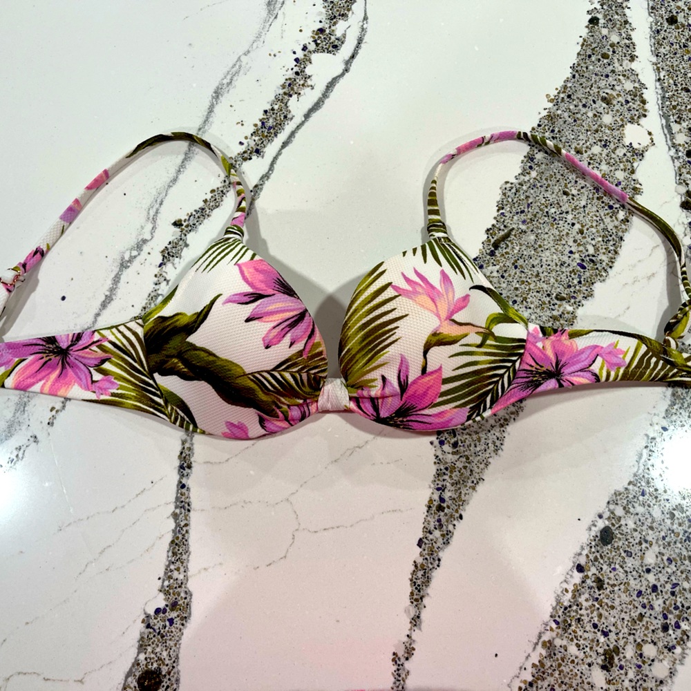Shade & Shore Floral Bikini Top